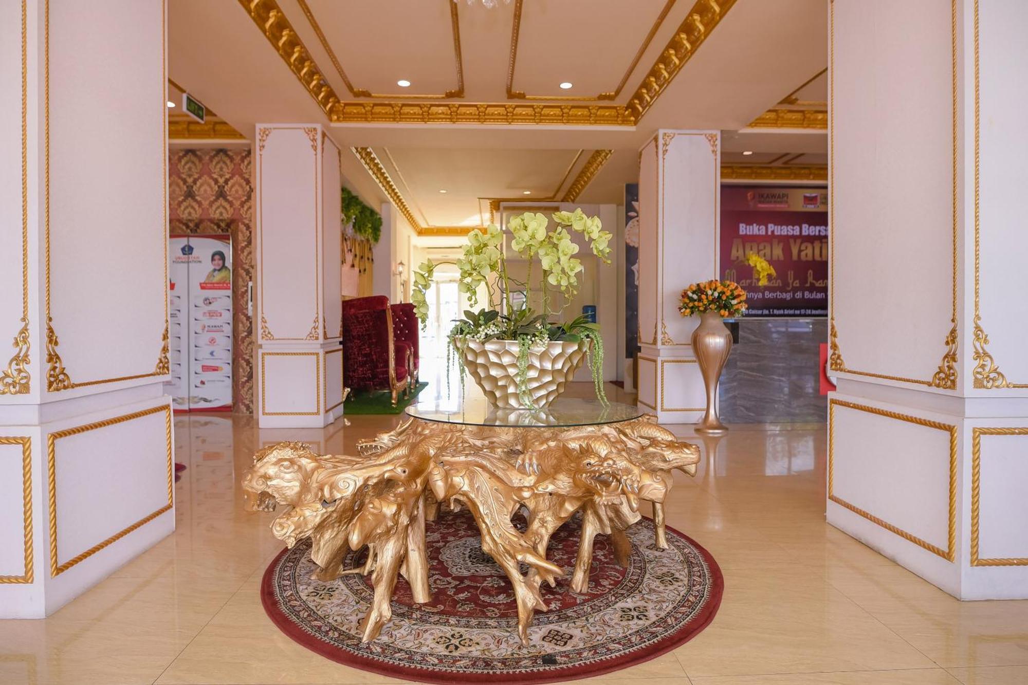 Capital O 854 Ub Caisar Hotel Banda Aceh Exterior foto